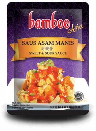 Packaged sweet and sour sauce with 'bamboe Asia' branding on a purple background